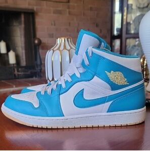 Air Jordan Sneakers in Blue